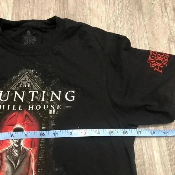 HALLOWEEN HORROR NIGHTS HAUNTING OF HILL HOUSE BLACK S Tee Crew Neck - Picture 2 of 5